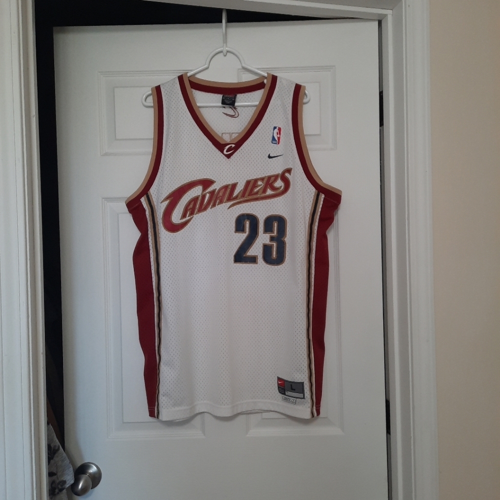 Cavaliers Lebron James #23 White Jersey Size L+2 Length